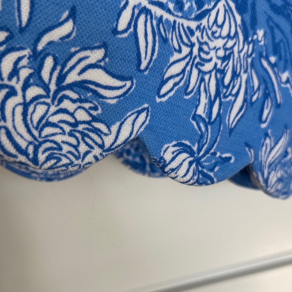 Lilly Pulitzer Blue and White Buttercup knit shorts. NWT. - Picture 4 of 6
